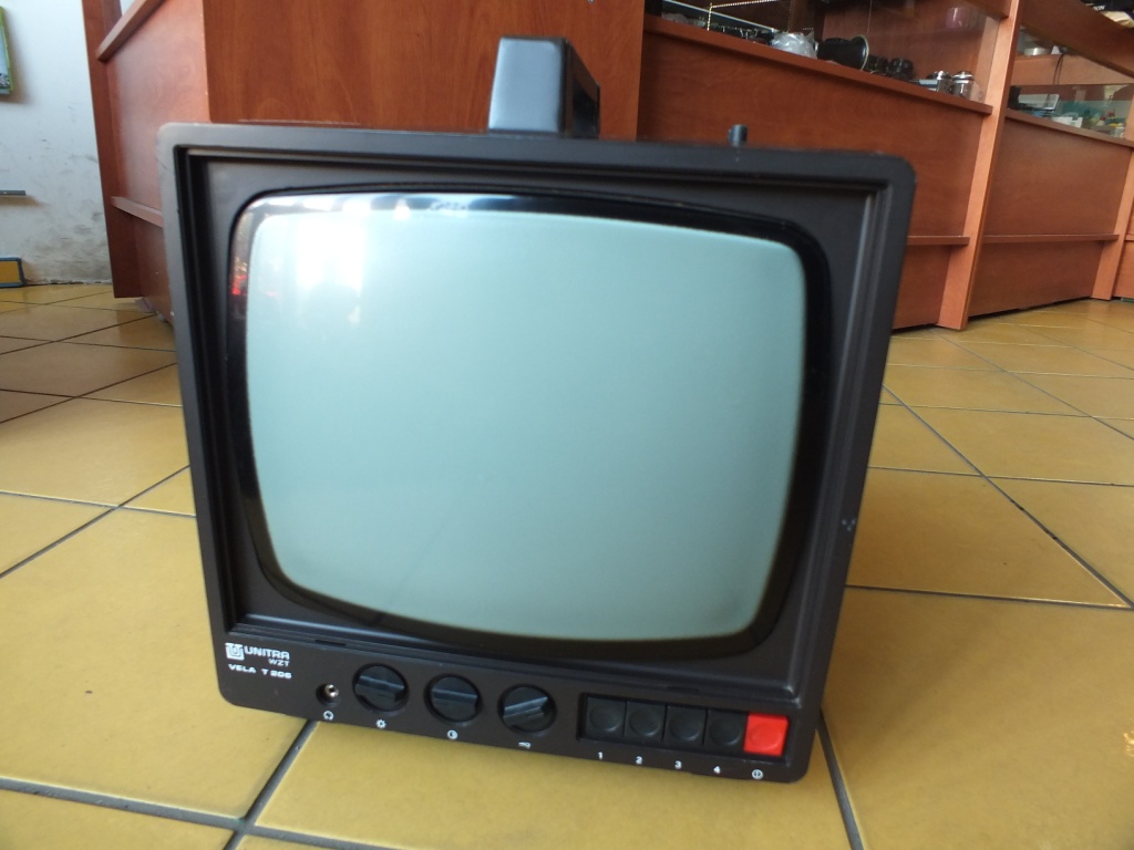 STARY TELEWIZOR UNITRA VELA T206 SPRAWNY KONIN