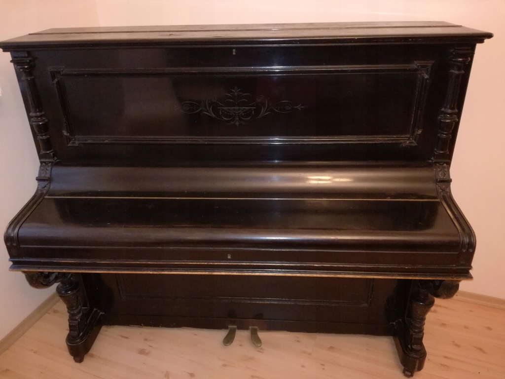 Pianino niemieckiej firmy Carl Ecke mosiężna płyta
