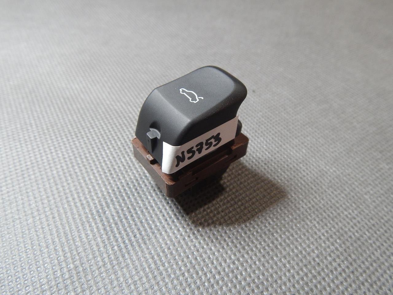 AUDI A7 4G A6 FLAP OPENING BUTTON 4H0959831A