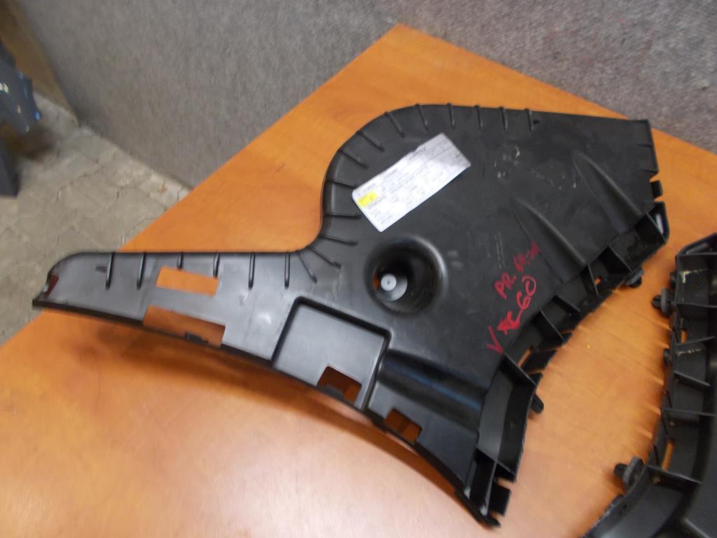 bumper bracket right rear part VOLVO V60