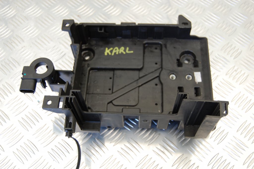 GRUNDLAGE AKUMULATORA OPEL KARL 2015
