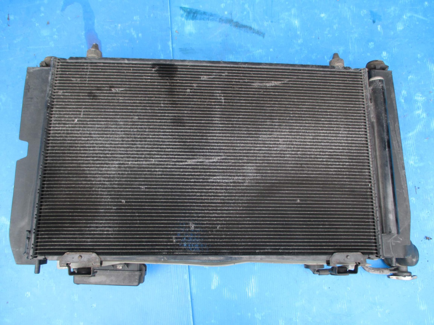 radiator KOMPLET TOYOTA COROLLA VERSO 04-> 1.6