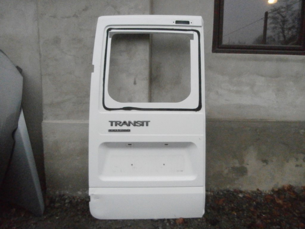 door left rear. left rear part FORD TRANSIT NISKI 2000
