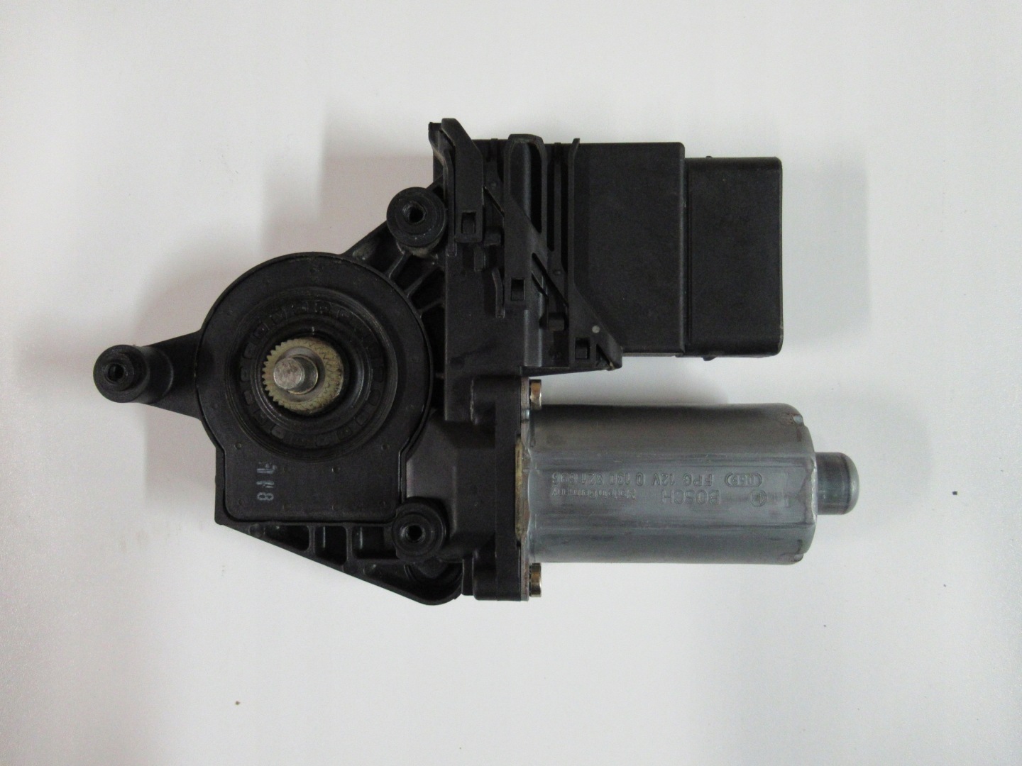 mini motor windows right rear part PASSAT B5 FL 3B9839752CM
