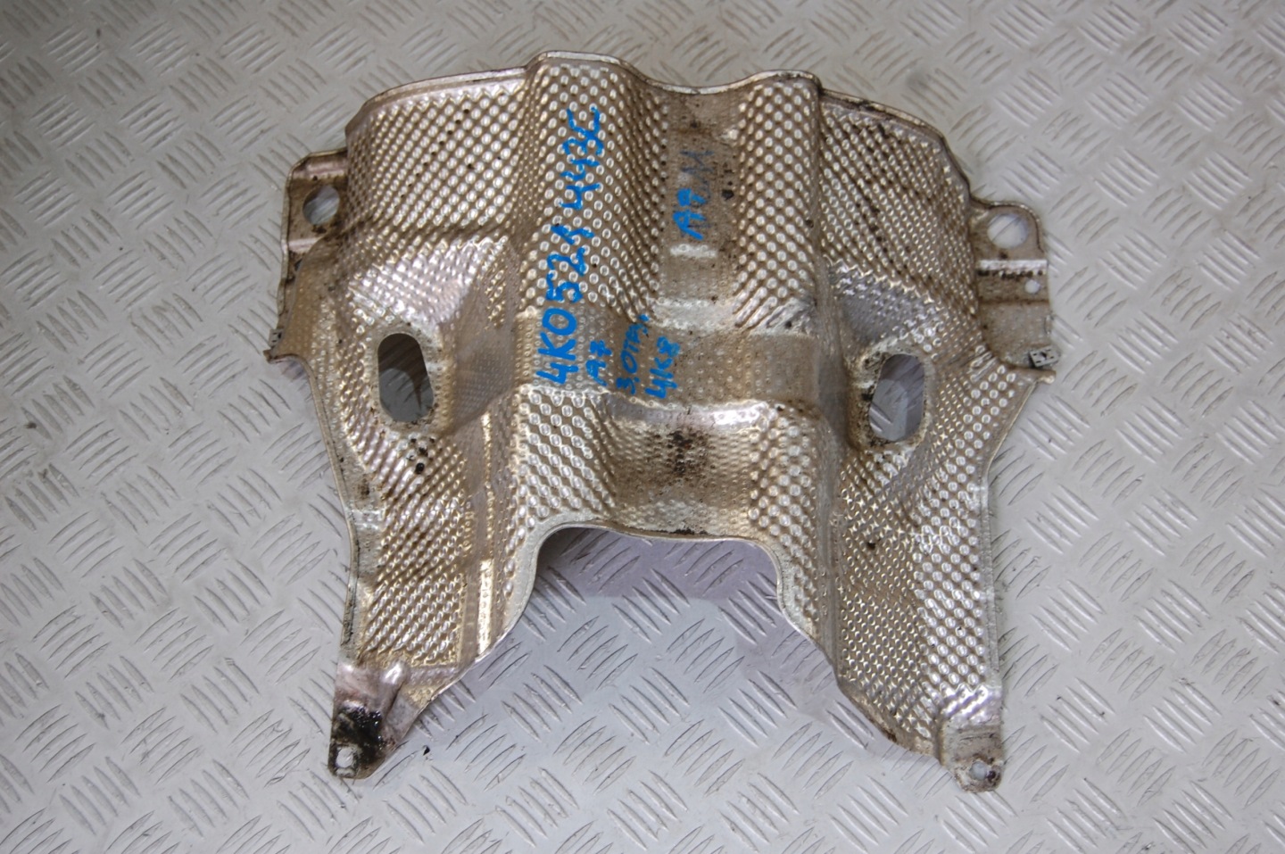 BLENDE ABDECKUNG TERMICZNA AUDI A7 C8 4K 4K0521443C