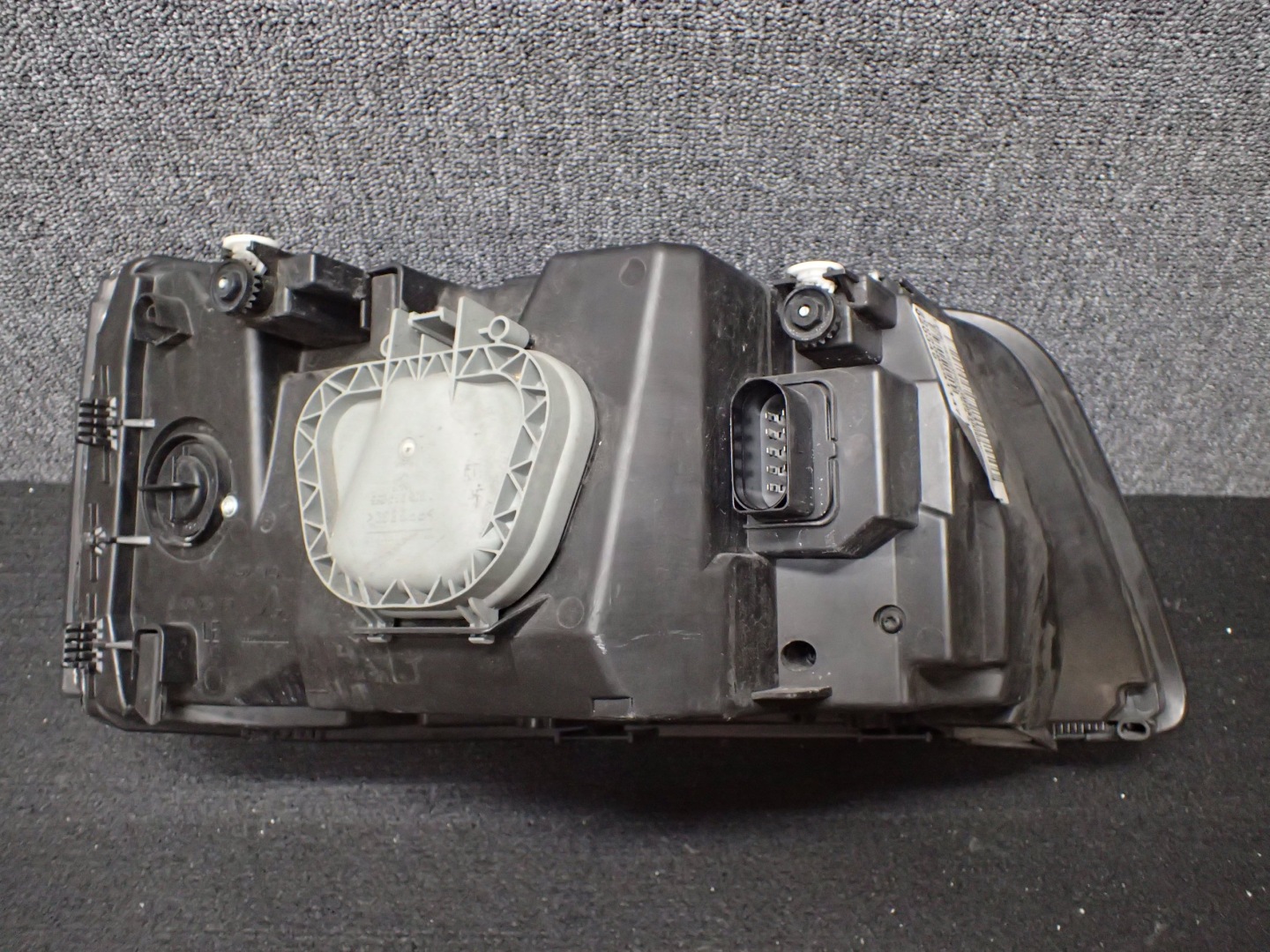 LIGHT FRONT LEFT VW T5 7H1941015S