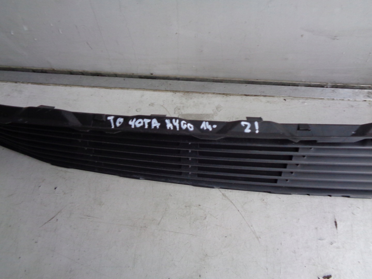 LÜFTUNGSGITTER DER STOSSSTANGE TOYOTA AYGO 14