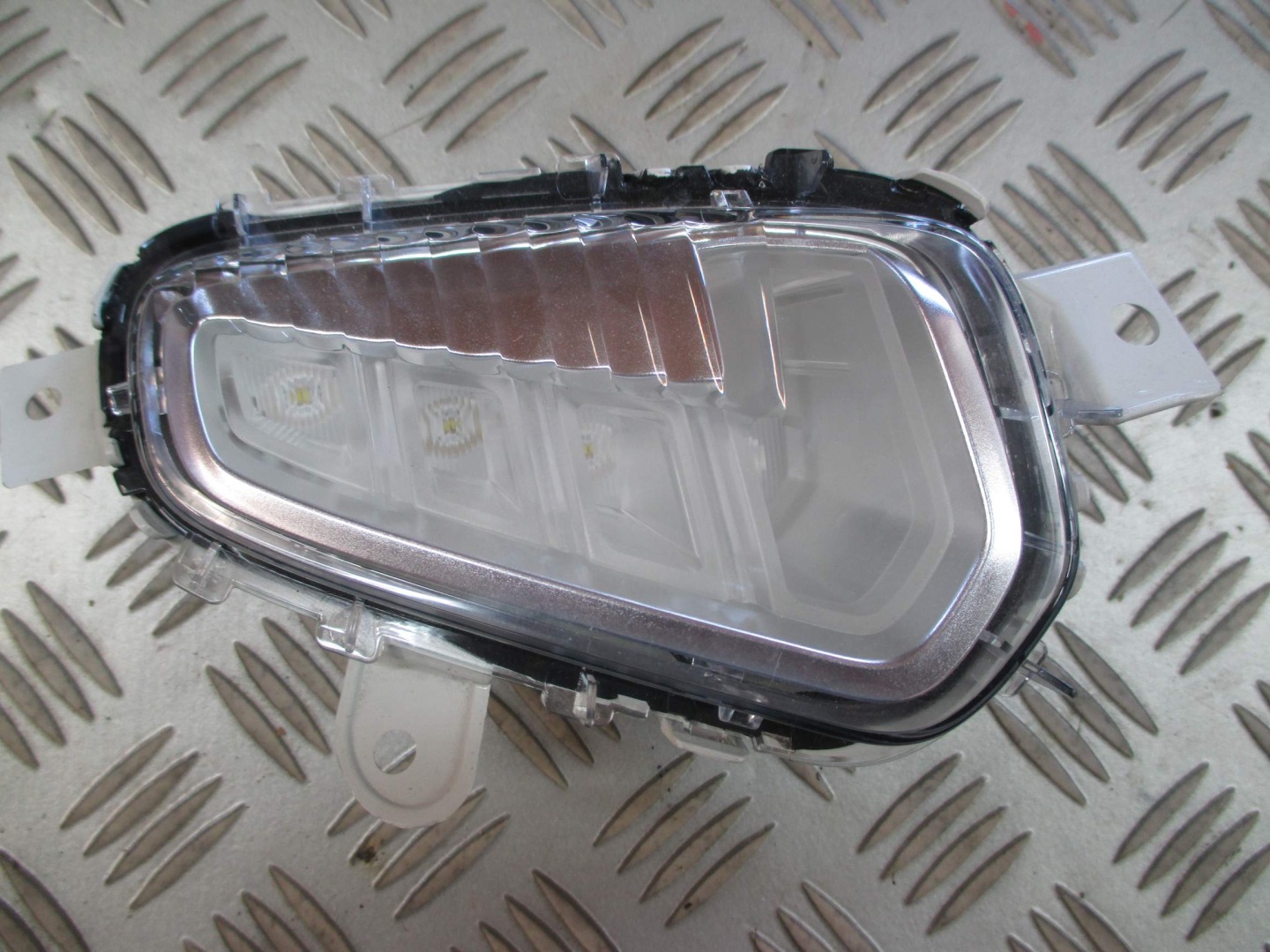 daytime running lights left VOLVO V40 CROSS
