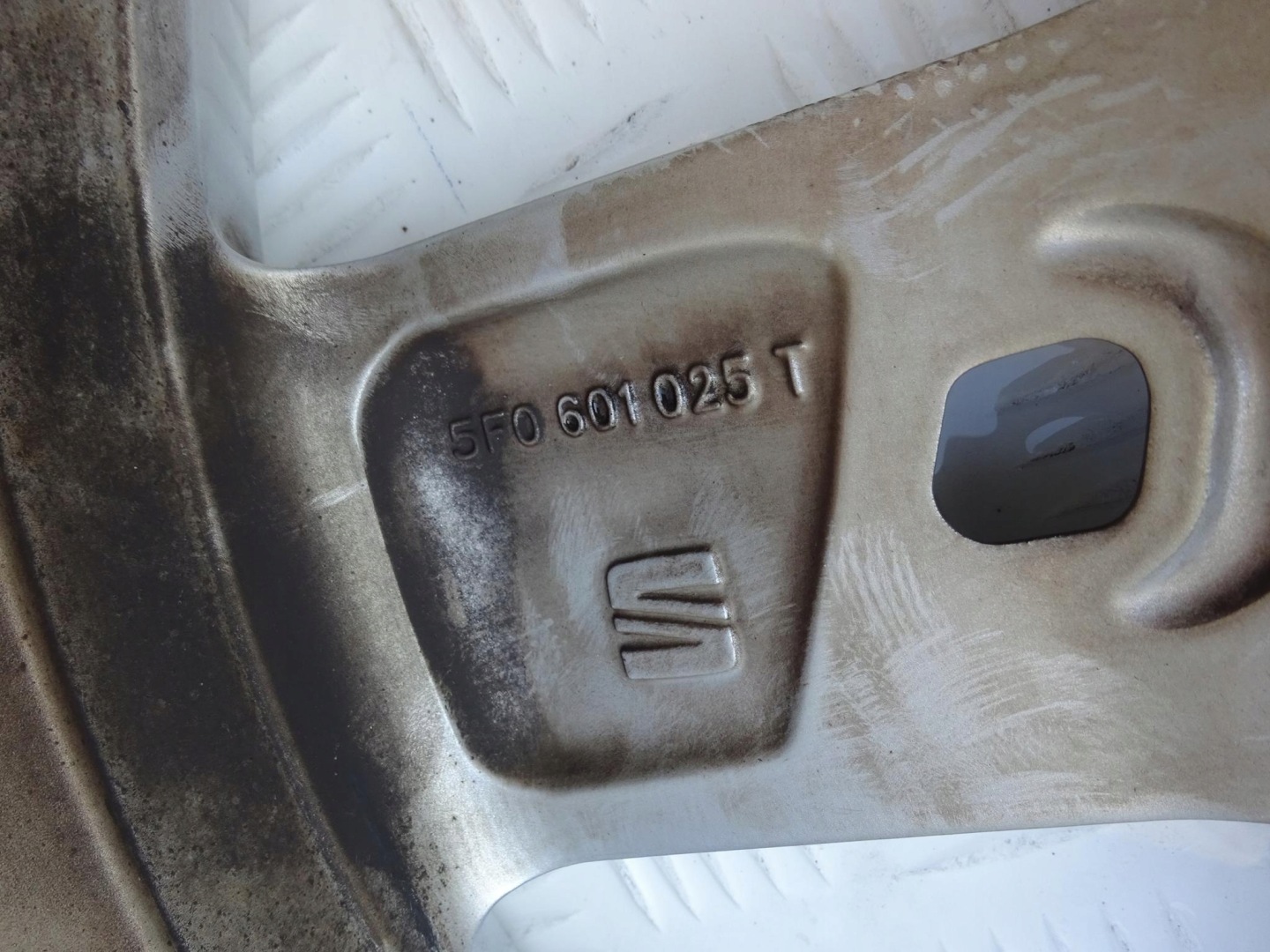 SEAT LEON III 5F disk 7Jx17 ET49 5F0601025T