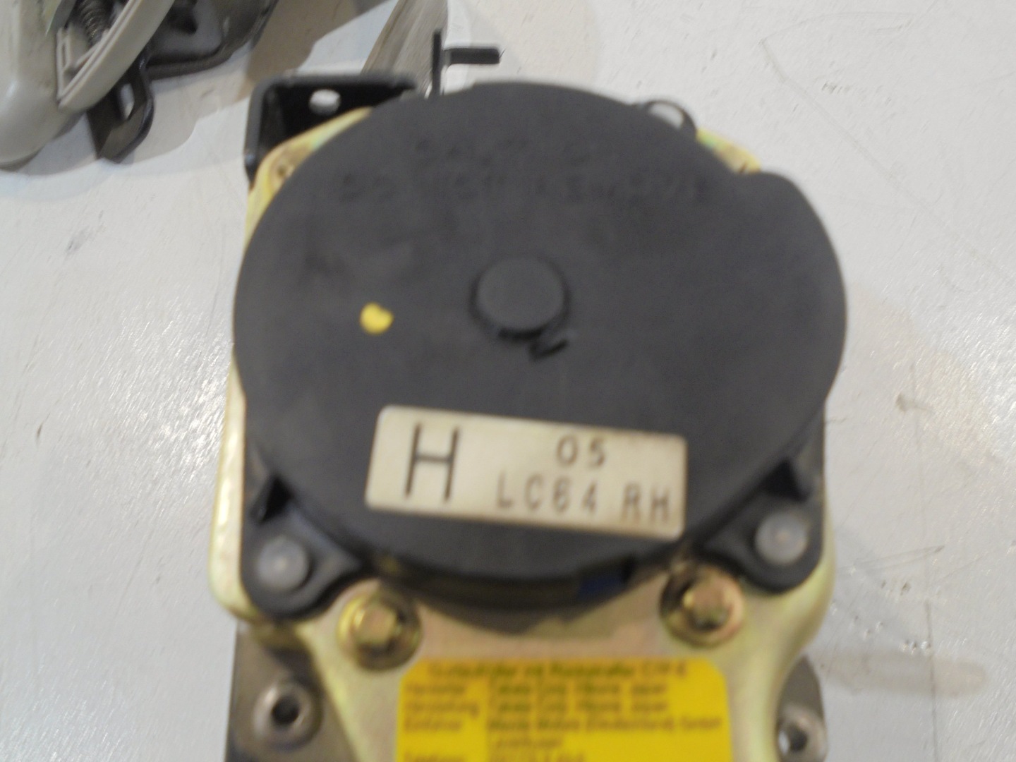tension belt safety front right MAZDA MPV
