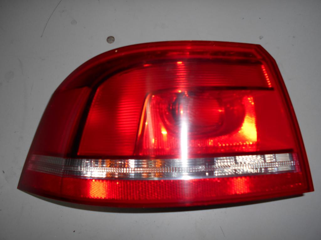 VW Passat B7 Rückleuchte Rearlamp - Image 1