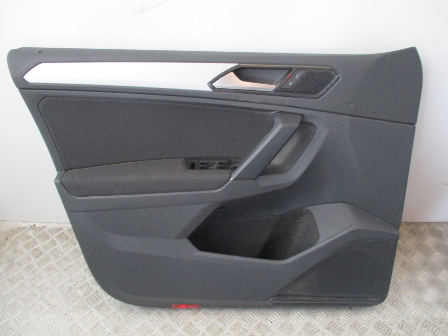 Как снять обшивку двери на тигуане 2019 - 82 фото