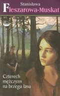 Czterech mężczyzn na brzegu lasu Fleszarowa-Muskat