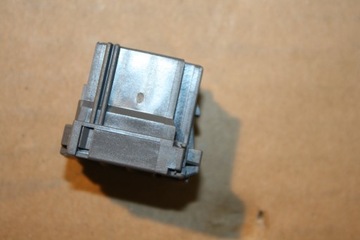 фото thumb №3, Роз'єм електричний mercedes a0135456126