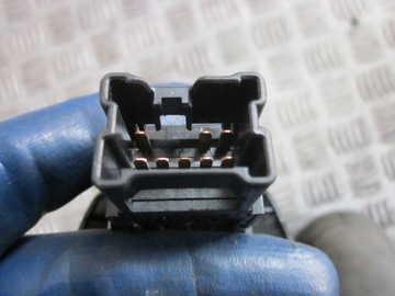 фото thumb №6, Вимикач світла аварійних nissan primera p12 01r