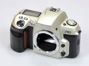 NIKON F60 - body