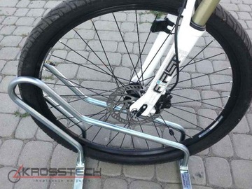 Cross 7 Bicycle Stand с оцинкованными велосипедами барьером