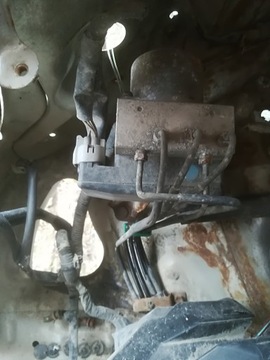 Toyota hiace 25 d4d 2kd насос abs 01do 12 - hilux фото №1