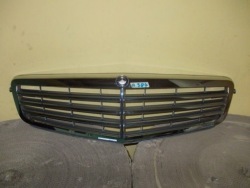 решетка радиатора MERCEDES MB C класс W204 04-10
