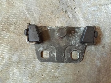 Болт гак 8 120 848 замка на нижній кришки багажника bmw e39 e34 седан, фото