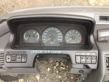 Панель приборов mitsubishi space wagon 2.0 бензин, фото