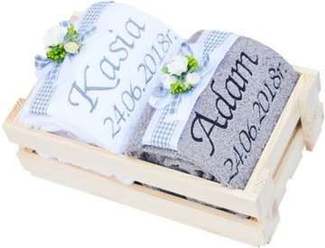 Complete towels with embroidery for a gift wedding, фото