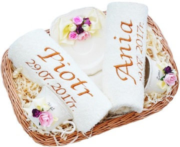 For a gift wedding great towels with embroidery by names, фото