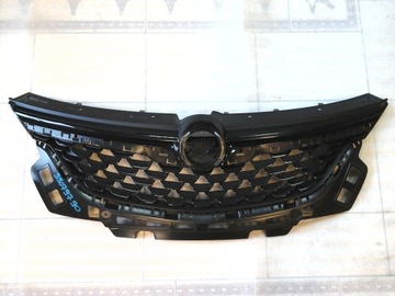 Opel zafira c рестайлинг решетка 39079790, фото