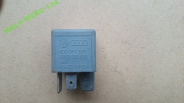 AUDI VW SEAT SKODA PRZEKAŹNIK 8D0951253 NR 370