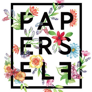 Женская татуировка разноцветные перья, нанесенная Paperself