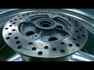 FELGA TYŁ POLEROWANA KAWASAKI ZX9R 00-03r 2001r