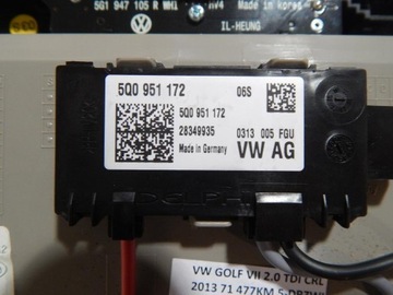 VW GOLF VII LAMPKA WNĘTRZA KABINY 5G0868837A