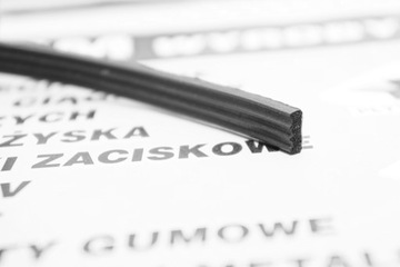 USZCZELKA z KLEJEM do OKIEN DRZWI SAMOPRZYLEPNA 8x