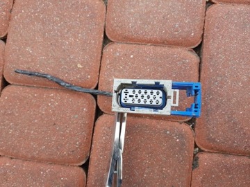 Штекерный кубик Insignia Astra Zafira PDC 13238613