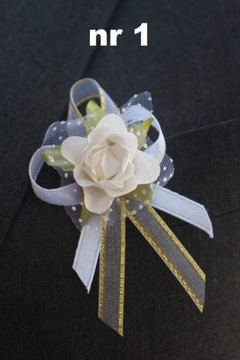Kotyliony z kwiatem przypinki dla gości ślub 11kol