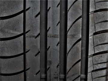 93/18 DUNLOP SP QUATTROMAXX 235 60 18 107 Вт