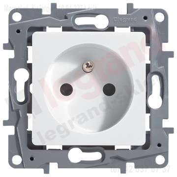 LEGRAND 664540 NILOE РОЗЕТКА 2P+Z 16A БЕЛАЯ