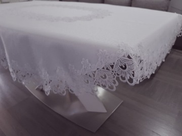 Скатерть ГИПУРА, ПРЯМОУГОЛЬНАЯ, 160x350, СТОЙКАЯ К ПЯТЯНИЯМ, БЕЛАЯ