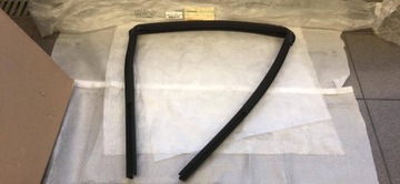 УПЛОТНИТЕЛЬ ОКОН NISSAN QASHQAI J10 ЛЕВЫЙ НОВЫЙ ОРИГИНАЛ!