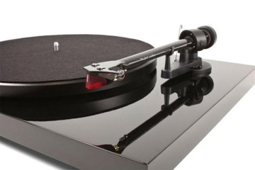 Pro-ject Debut Carbon 2M-RED Черный + кисточки