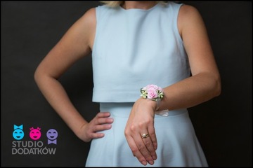 BUKIECIKI NA RĘKĘ BAL MATURALNY STUDNIÓWKĘ KOLORY