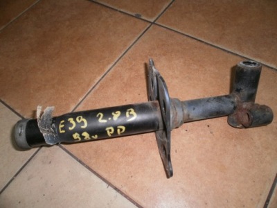 Bmw e39 отбойник абсорбер бампера правый перед фото №1