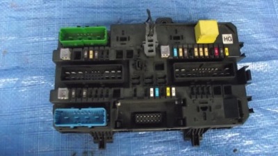 Opel astra iii zafira b коробка запобіжників hg фото №1