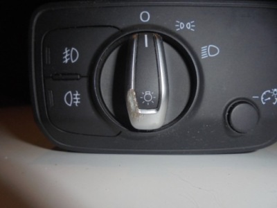 Audi a3 вимикач перемикач світла 8v0941531j фото №1