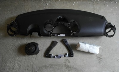 Paceman r61 подушка безопасности pulpit приборная панель ремни панель фото №1