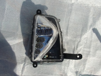 Протитуманна фара led drl правий передній toyota prius 16 - фото №1