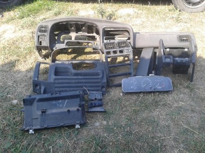 Nissan primera пластики панель приладів оббивка лічильник+.. фото №1