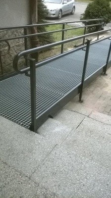 PODJAZD DLA NIEPEŁNOSPRAWNYCH, RAMPA