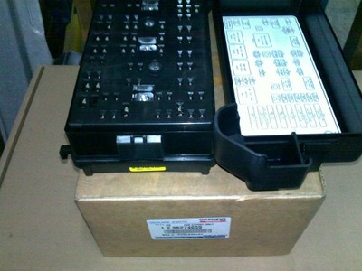 Коробка запобіжників daewoo nubira 1/2 nowa фото №1