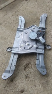 Mitsubishi grandis подъемник стекло правый передний фото №1